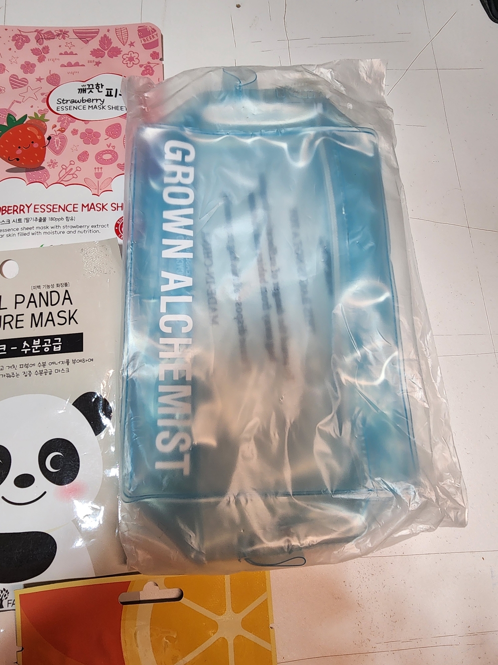 10 Assorted Face Masks & Grown Alchemist Blue Pouch - Picture 2 of 6